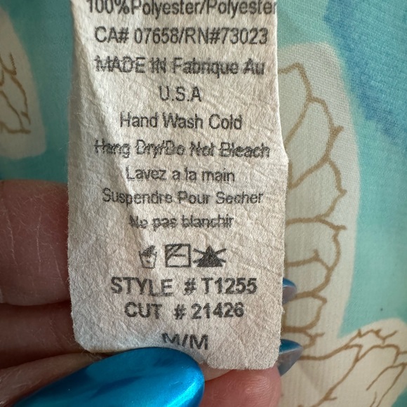 Beautiful Lightweight Cropped Blouse - Picture 4 of 6